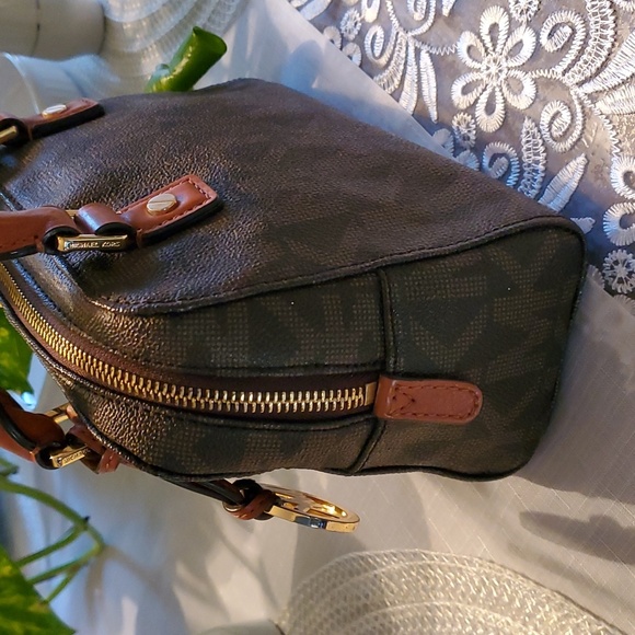 Michael Kors Mini Bag - Picture 3 of 6